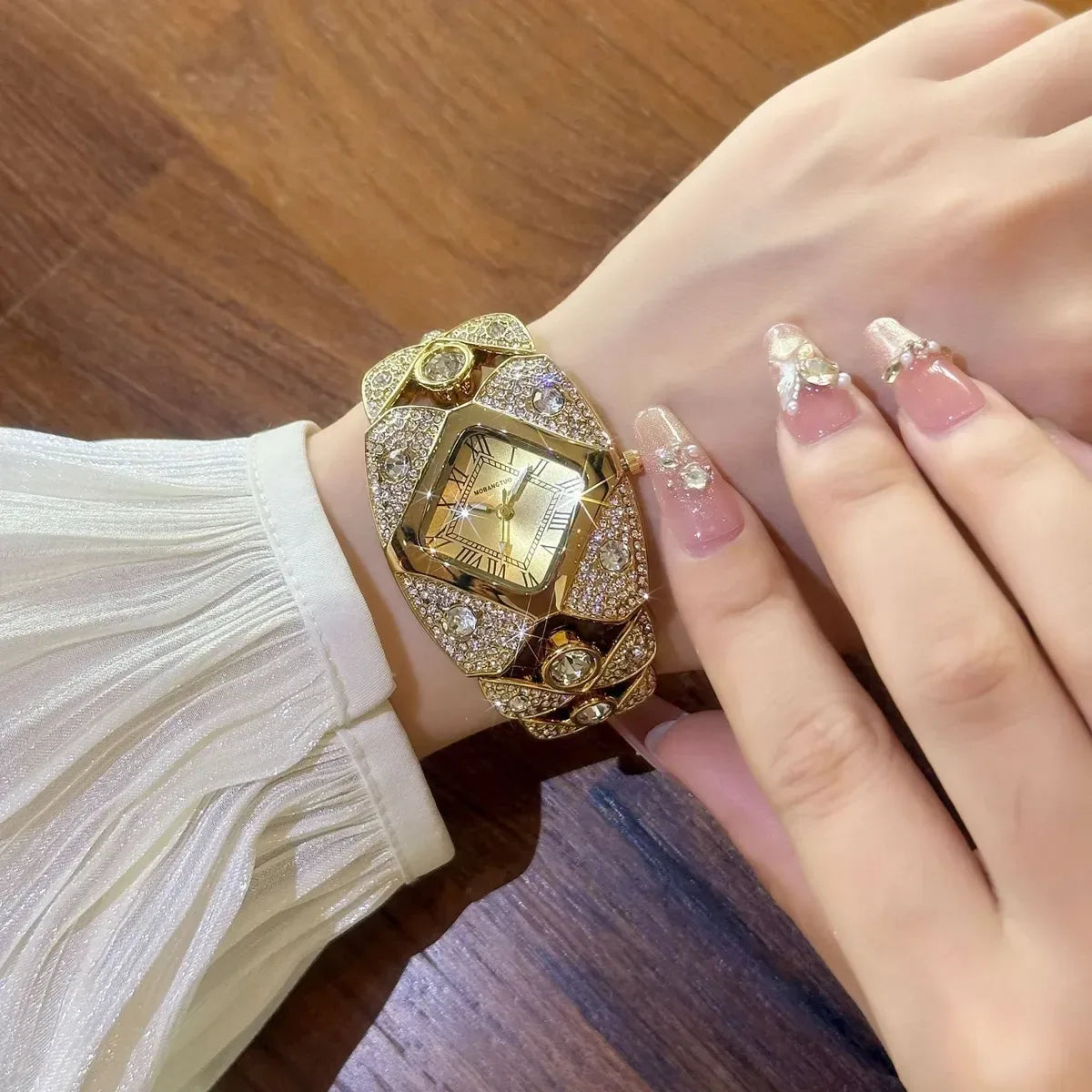 Reloj Aurelle en la muñeca