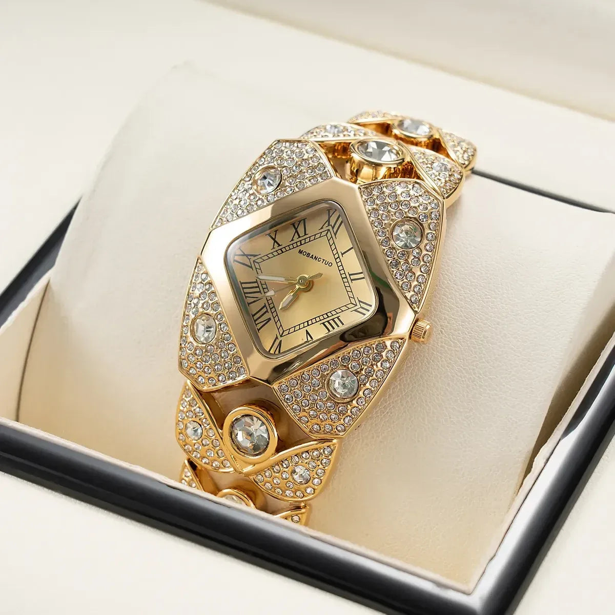 Reloj Aurelle dorado con cristales
